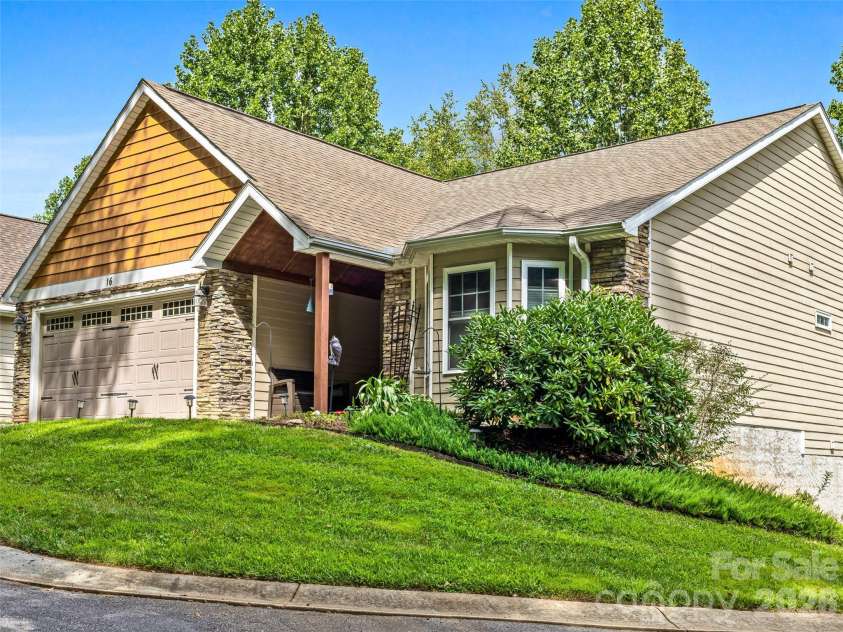 16 Jennlynn Drive, Arden, NC 28704.  MLS# CAR4390488, YatesRealty ID 48816. 