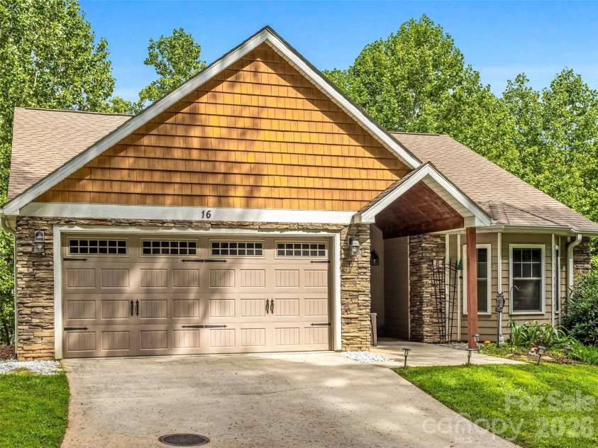 16 Jennlynn Drive, Arden, NC 28704.  MLS# CAR4390488, YatesRealty ID 48816. 