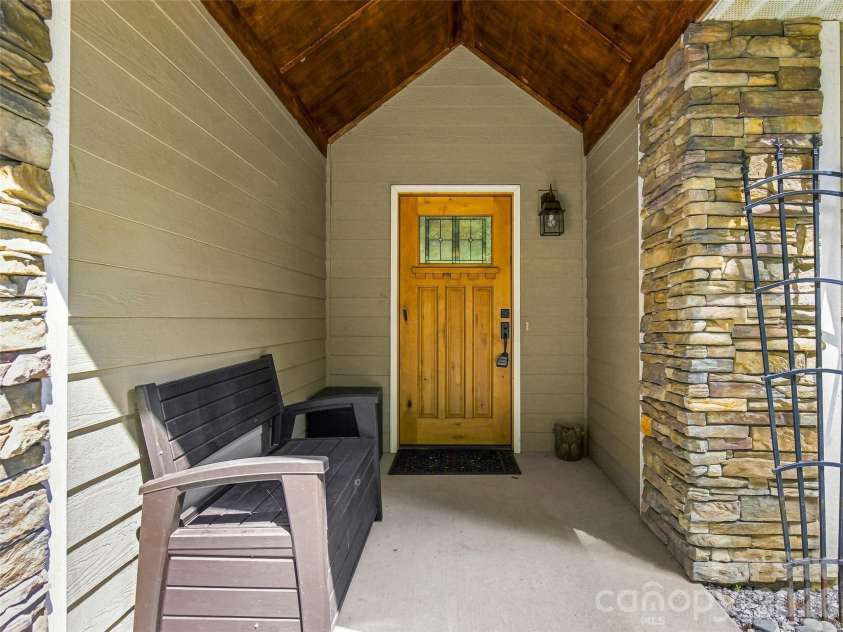 16 Jennlynn Drive, Arden, NC 28704.  MLS# CAR4390488, YatesRealty ID 48816. 