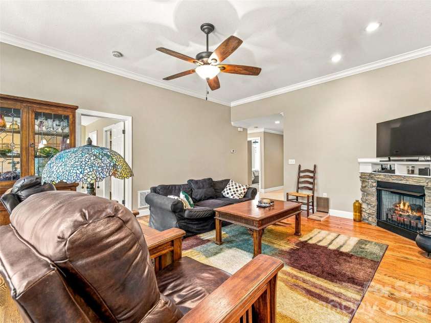 16 Jennlynn Drive, Arden, NC 28704.  MLS# CAR4390488, YatesRealty ID 48816. 