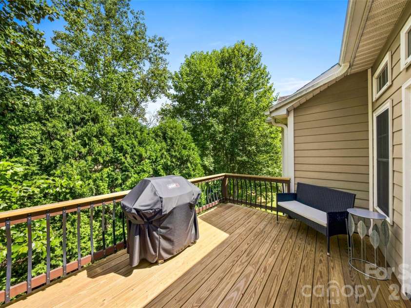 16 Jennlynn Drive, Arden, NC 28704.  MLS# CAR4390488, YatesRealty ID 48816. 