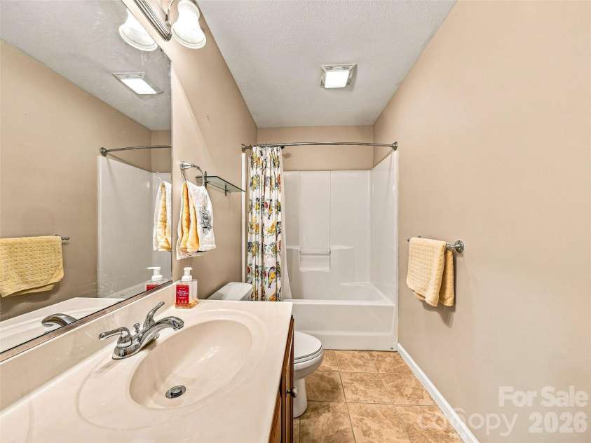16 Jennlynn Drive, Arden, NC 28704.  MLS# CAR4390488, YatesRealty ID 48816. 