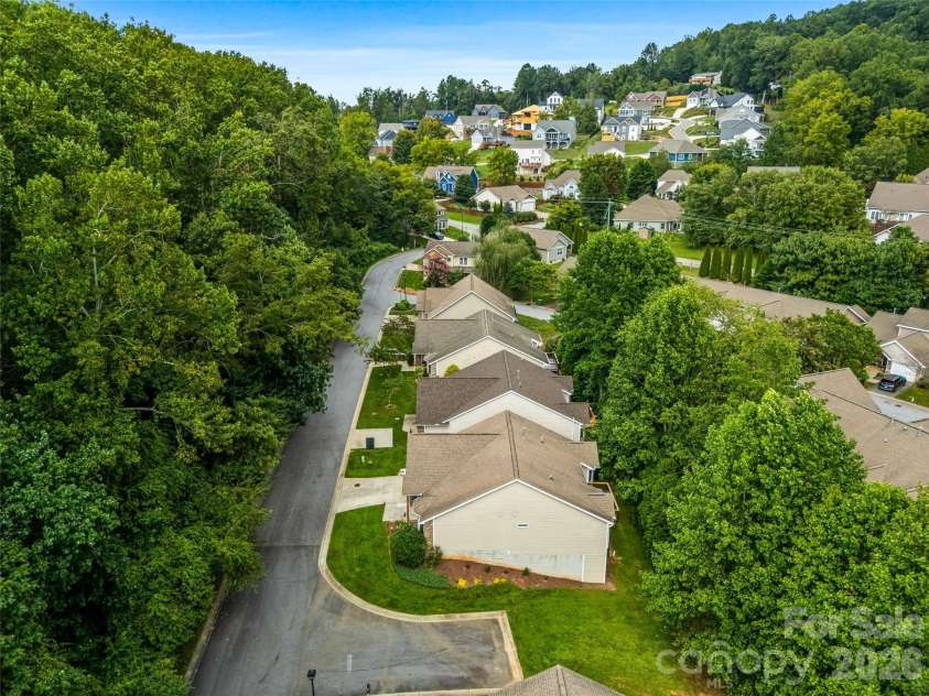 16 Jennlynn Drive, Arden, NC 28704.  MLS# CAR4390488, YatesRealty ID 48816. 