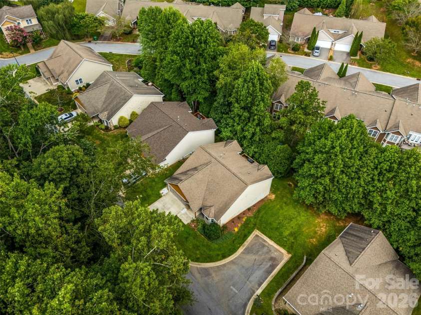 16 Jennlynn Drive, Arden, NC 28704.  MLS# CAR4390488, YatesRealty ID 48816. 