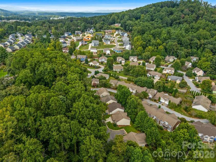 16 Jennlynn Drive, Arden, NC 28704.  MLS# CAR4390488, YatesRealty ID 48816. 