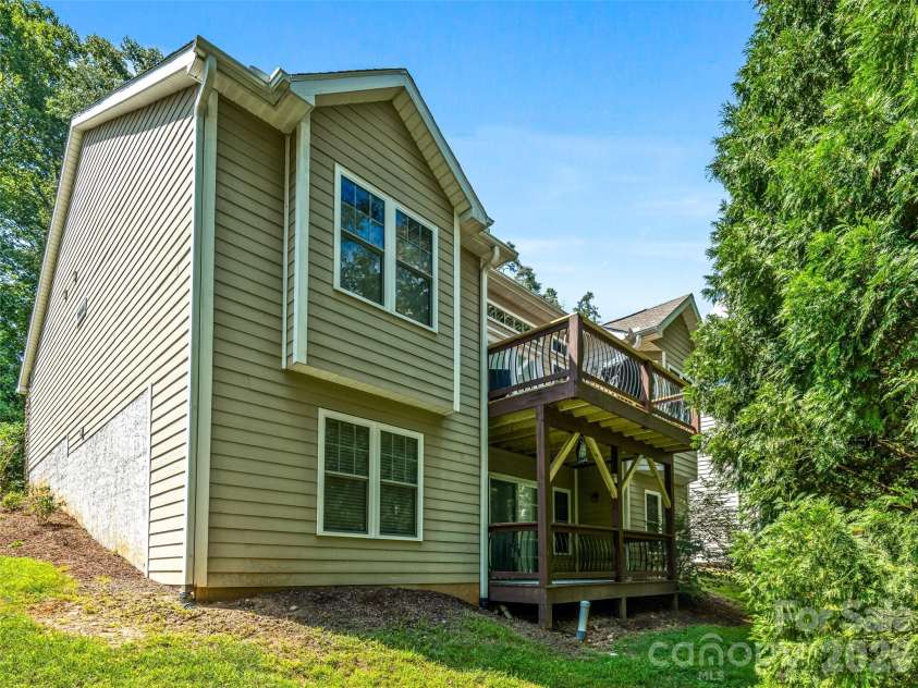 16 Jennlynn Drive, Arden, NC 28704.  MLS# CAR4390488, YatesRealty ID 48816. 