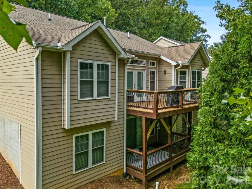 16 Jennlynn Drive, Arden, NC 28704.  MLS# CAR4390488, YatesRealty ID 48816. 