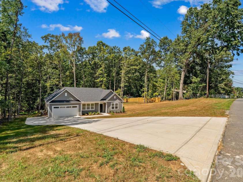 307 Sowers Ferry Road, Salisbury, NC 28144.  MLS# CAR4420794, YatesRealty ID 48817. 
