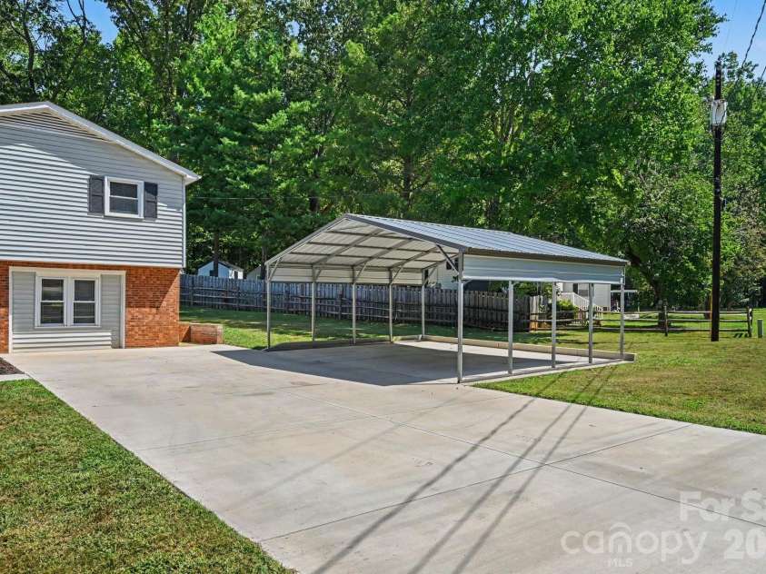 398 Hillside Drive, China Grove, NC 28023.  MLS# CAR4421654, YatesRealty ID 48818. 