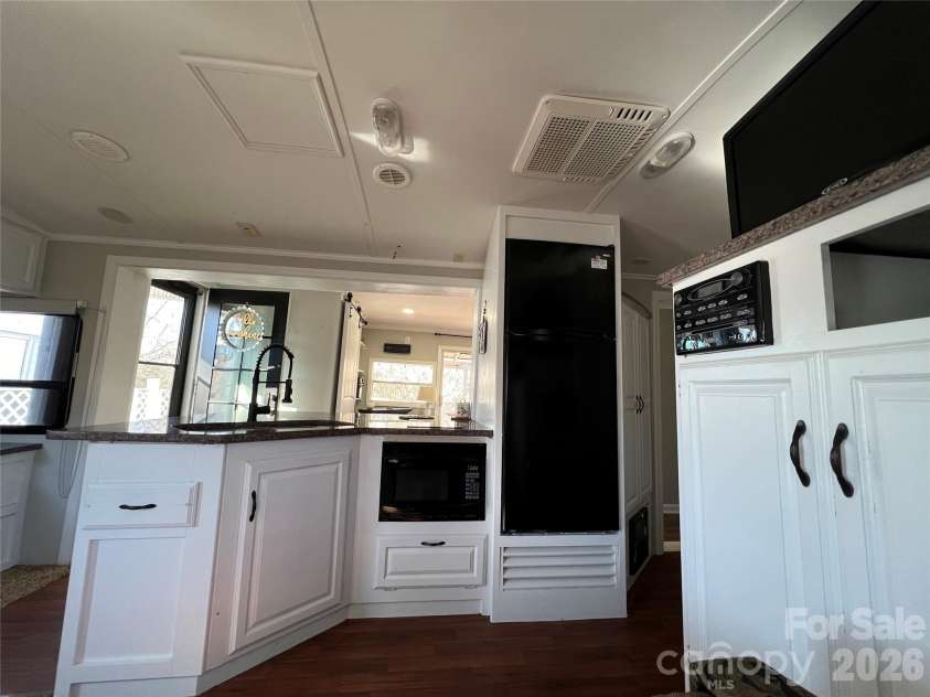 322 Mount View Lane, New London, NC 28127.  MLS# CAR4381016, YatesRealty ID 48820. Kitchen