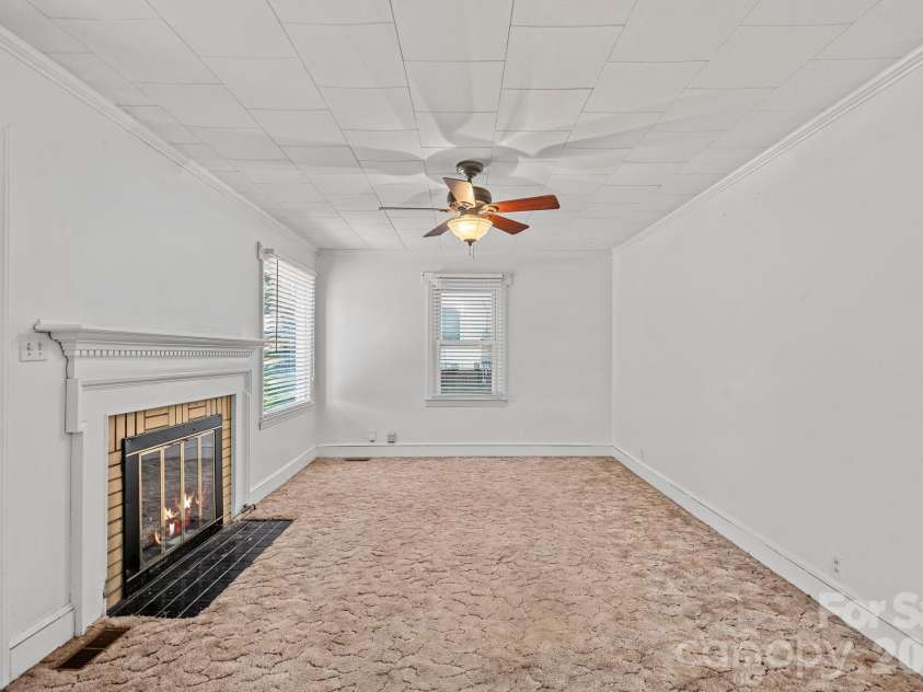 1127 Thompson Avenue, Charlotte, NC 28216.  MLS# CAR4420178, YatesRealty ID 48821. 