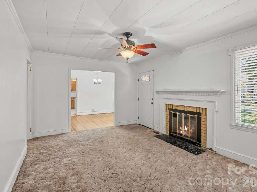 1127 Thompson Avenue, Charlotte, NC 28216.  MLS# CAR4420178, YatesRealty ID 48821. 