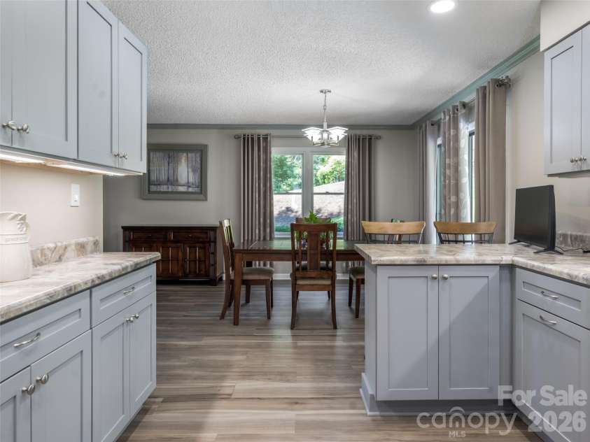 1 Morris Drive, Weaverville, NC 28787.  MLS# CAR4420756, YatesRealty ID 48822. 