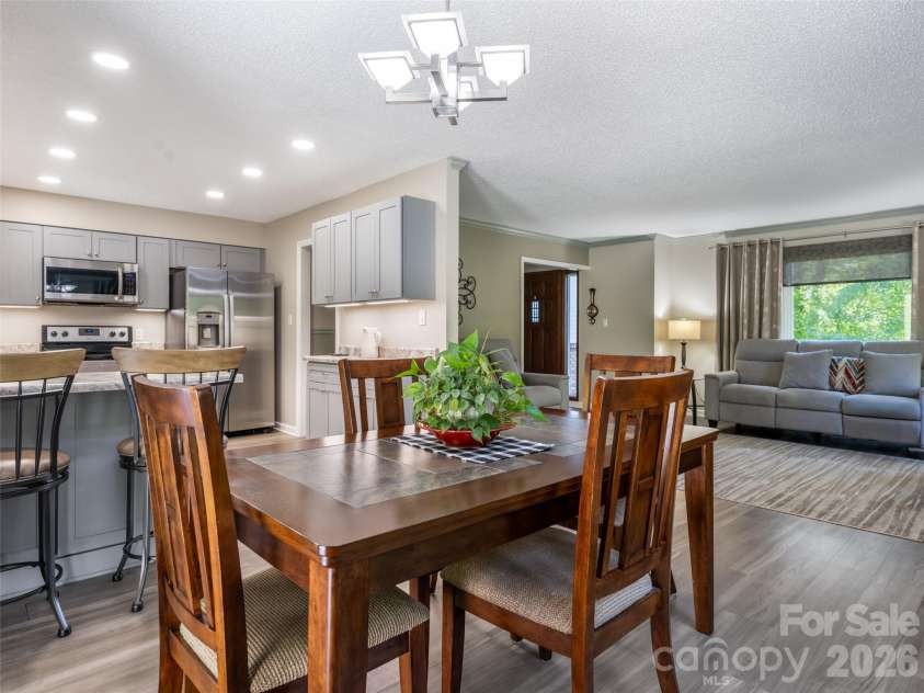 1 Morris Drive, Weaverville, NC 28787.  MLS# CAR4420756, YatesRealty ID 48822. 