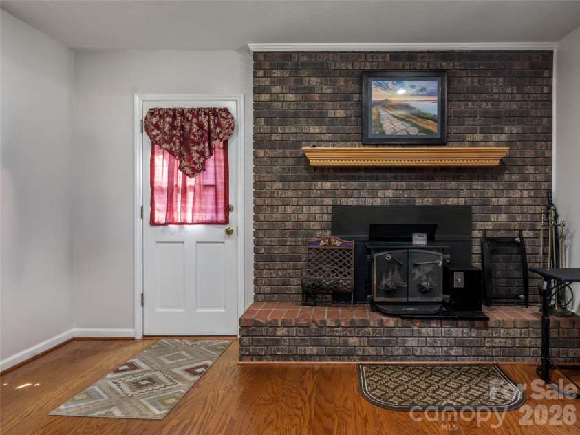 1 Morris Drive, Weaverville, NC 28787.  MLS# CAR4420756, YatesRealty ID 48822. 