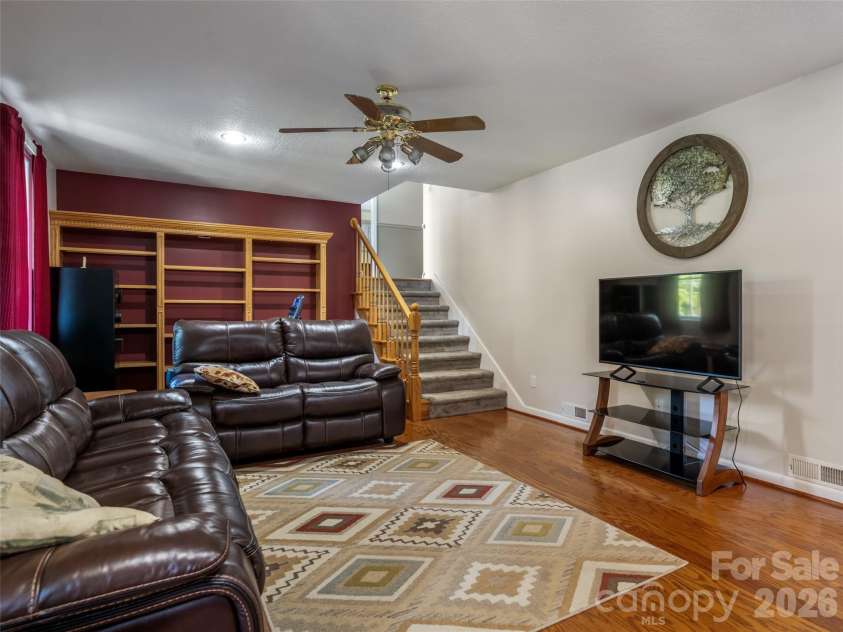 1 Morris Drive, Weaverville, NC 28787.  MLS# CAR4420756, YatesRealty ID 48822. 