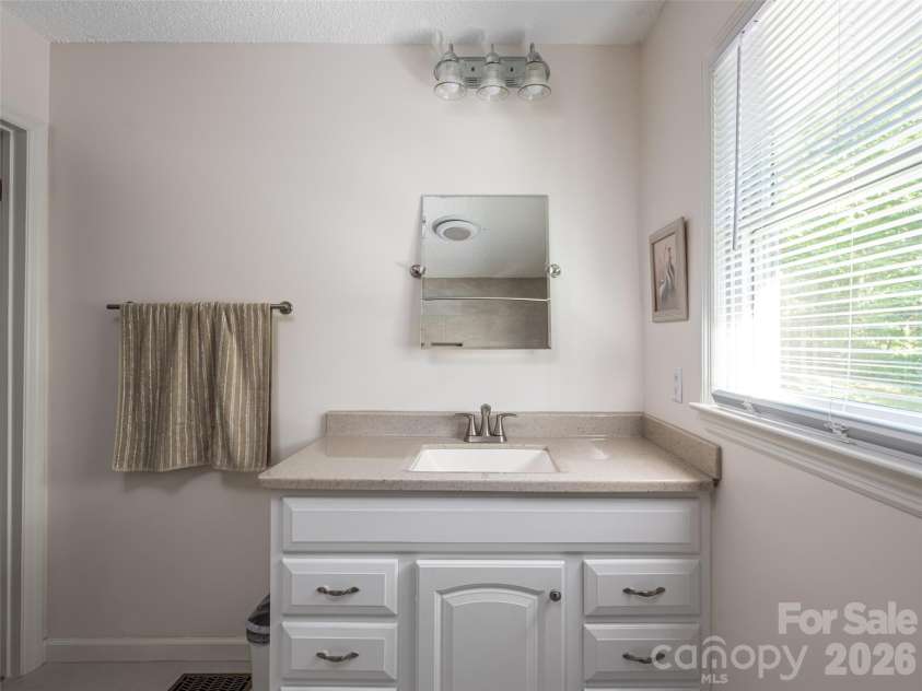 1 Morris Drive, Weaverville, NC 28787.  MLS# CAR4420756, YatesRealty ID 48822. 
