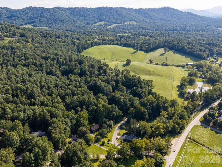 1 Morris Drive, Weaverville, NC 28787.  MLS# CAR4420756, YatesRealty ID 48822. 