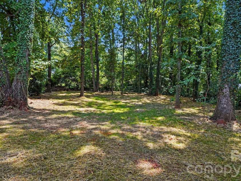 113 Little John Road, Statesville, NC 28625.  MLS# CAR4419956, YatesRealty ID 48824. 