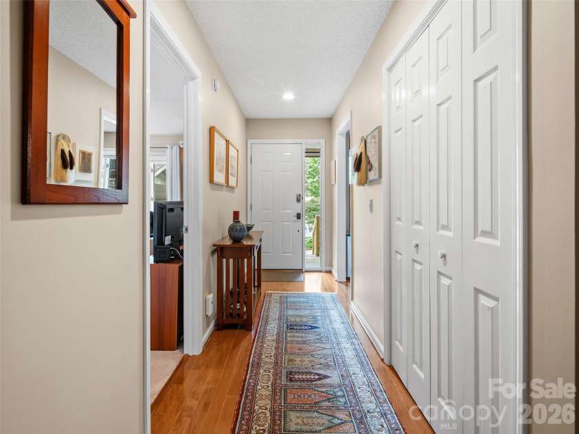 405 Red Oak Drive, Hendersonville, NC 28791.  MLS# CAR4421431, YatesRealty ID 48825. 