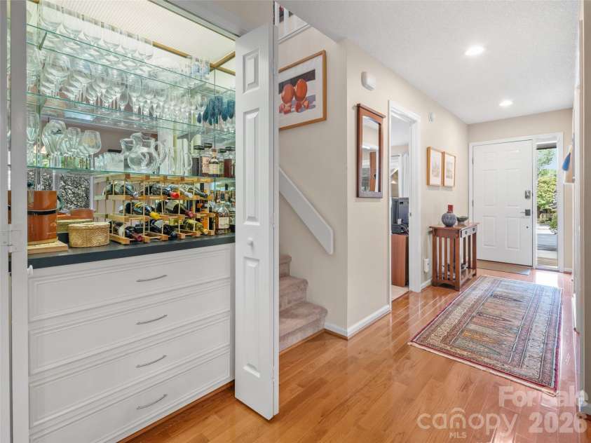 405 Red Oak Drive, Hendersonville, NC 28791.  MLS# CAR4421431, YatesRealty ID 48825. 