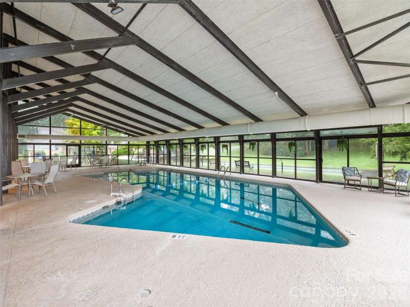 405 Red Oak Drive, Hendersonville, NC 28791.  MLS# CAR4421431, YatesRealty ID 48825. 