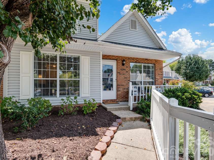 8219 Golf Ridge Drive, Charlotte, NC 28277.  MLS# CAR4420647, YatesRealty ID 48826. 