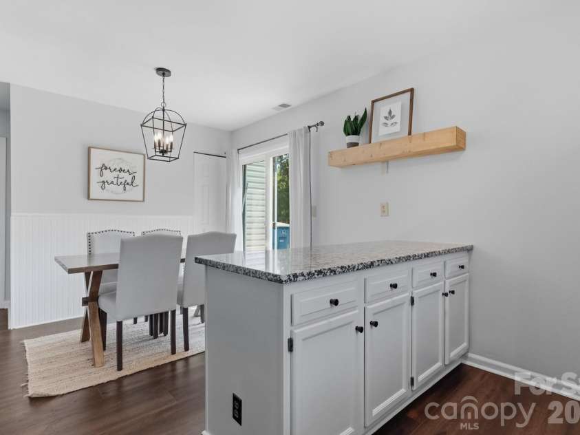 8219 Golf Ridge Drive, Charlotte, NC 28277.  MLS# CAR4420647, YatesRealty ID 48826. 