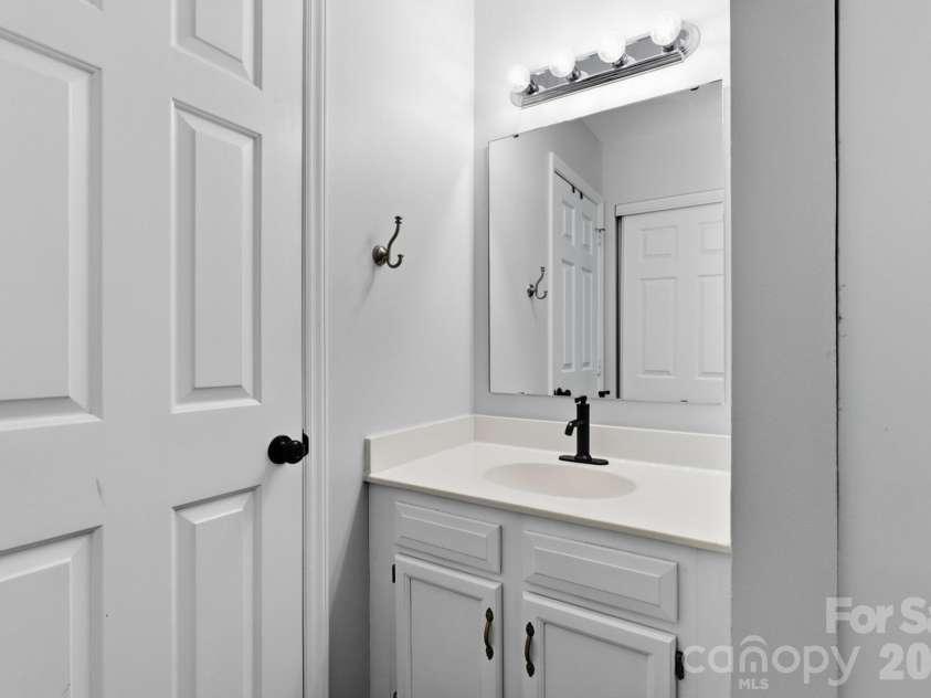 8219 Golf Ridge Drive, Charlotte, NC 28277.  MLS# CAR4420647, YatesRealty ID 48826. 