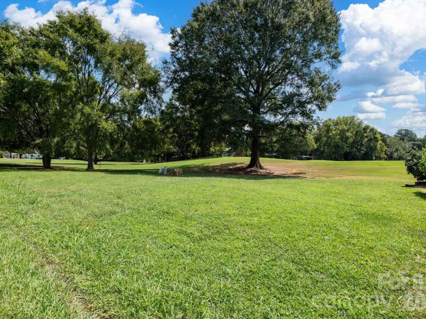 8219 Golf Ridge Drive, Charlotte, NC 28277.  MLS# CAR4420647, YatesRealty ID 48826. 