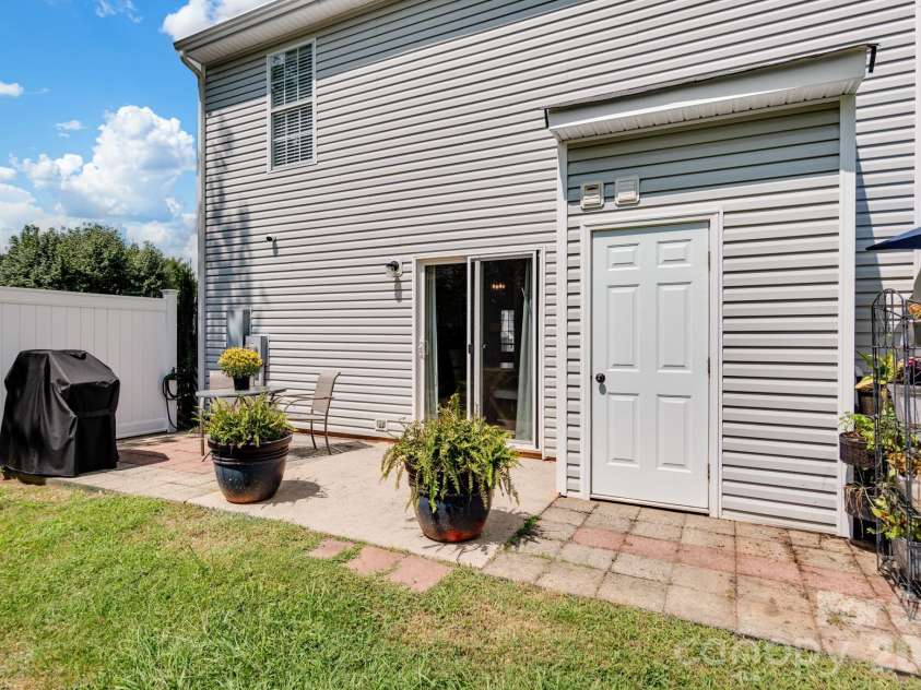 8219 Golf Ridge Drive, Charlotte, NC 28277.  MLS# CAR4420647, YatesRealty ID 48826. 