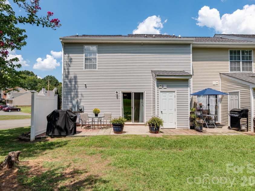 8219 Golf Ridge Drive, Charlotte, NC 28277.  MLS# CAR4420647, YatesRealty ID 48826. 