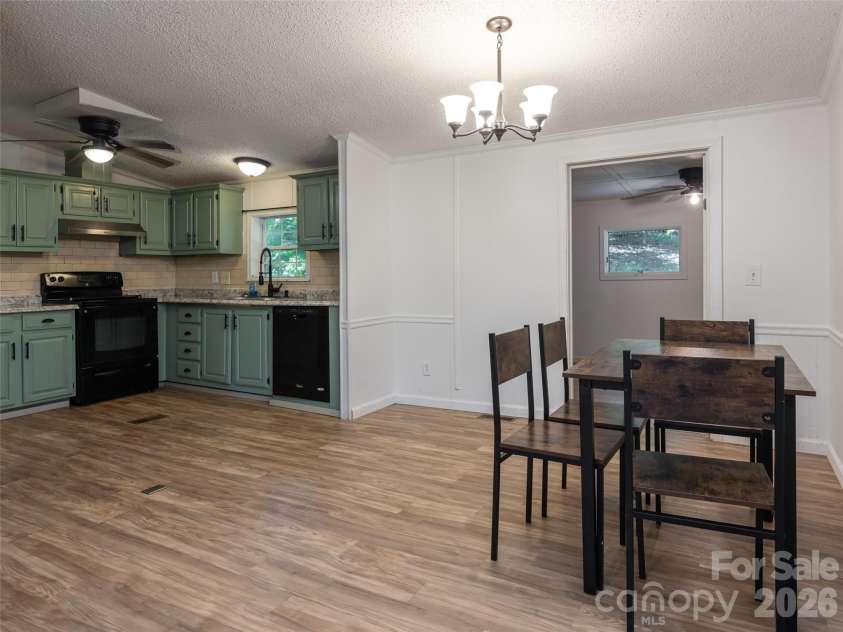 26 Audrey Lane, Asheville, NC 28806.  MLS# CAR4421510, YatesRealty ID 48827. Dining area