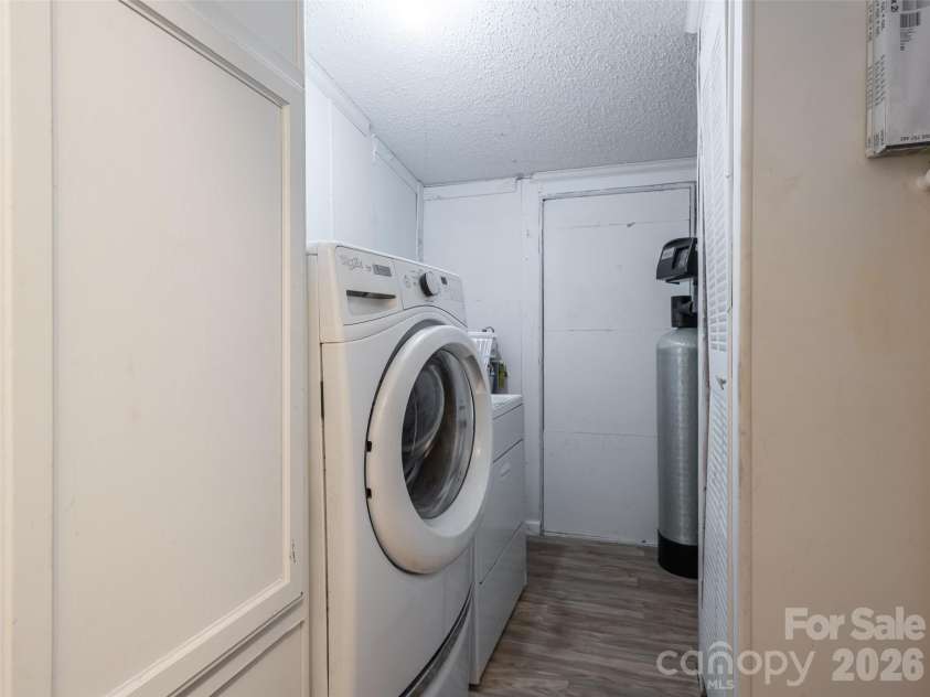 26 Audrey Lane, Asheville, NC 28806.  MLS# CAR4421510, YatesRealty ID 48827. Laundry room