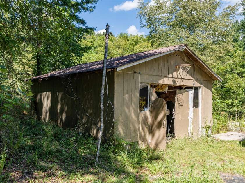 26 Audrey Lane, Asheville, NC 28806.  MLS# CAR4421510, YatesRealty ID 48827. Storage barn