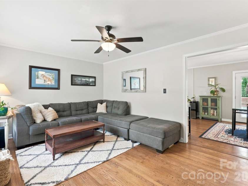 3628 Winterfield Place, Charlotte, NC 28205.  MLS# CAR4411316, YatesRealty ID 48830. 