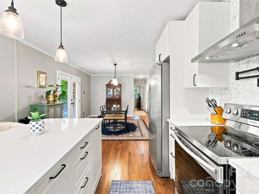 3628 Winterfield Place, Charlotte, NC 28205.  MLS# CAR4411316, YatesRealty ID 48830. 