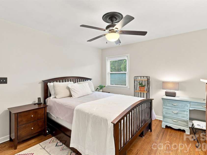 3628 Winterfield Place, Charlotte, NC 28205.  MLS# CAR4411316, YatesRealty ID 48830. 