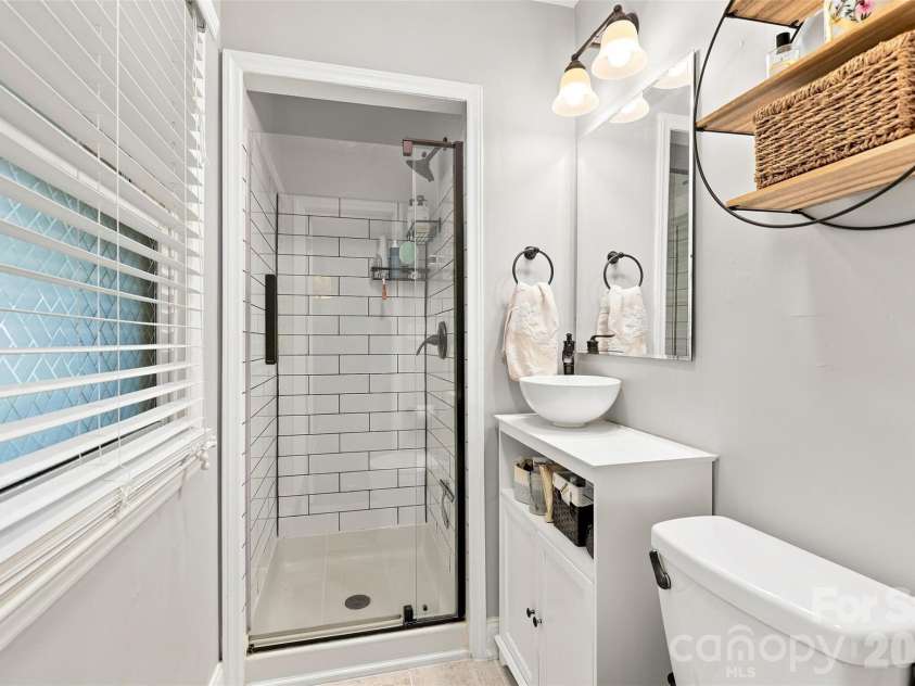 3628 Winterfield Place, Charlotte, NC 28205.  MLS# CAR4411316, YatesRealty ID 48830. 