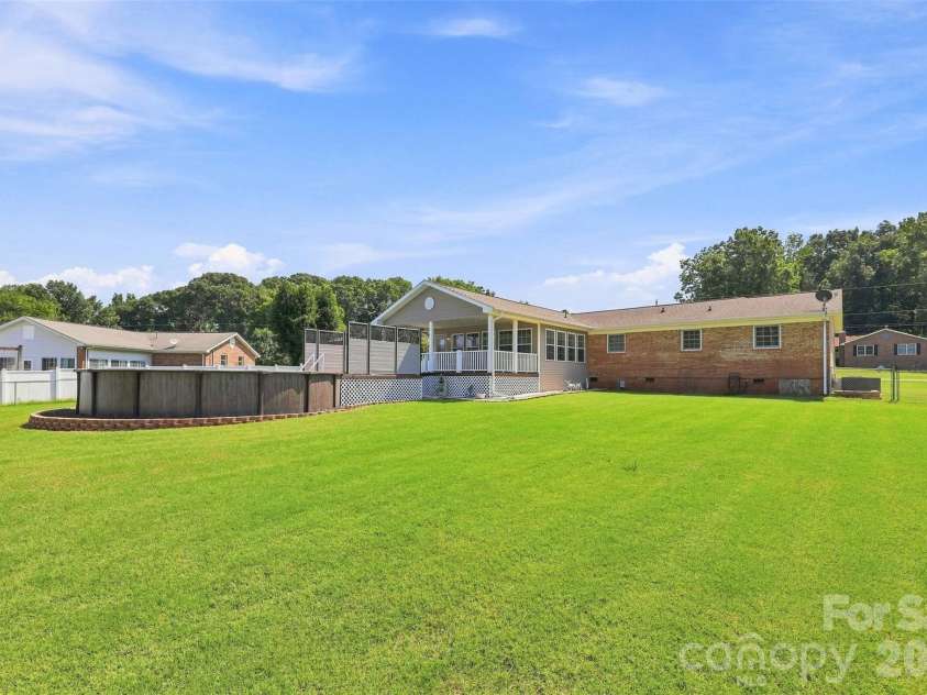 6591 Weldon Circle, Concord, NC 28027.  MLS# CAR4420105, YatesRealty ID 48831. 