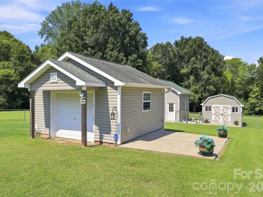 6591 Weldon Circle, Concord, NC 28027.  MLS# CAR4420105, YatesRealty ID 48831. 