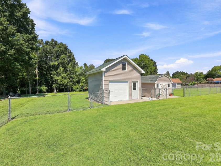 6591 Weldon Circle, Concord, NC 28027.  MLS# CAR4420105, YatesRealty ID 48831. 