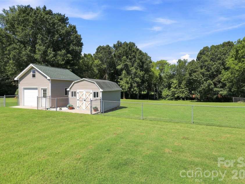6591 Weldon Circle, Concord, NC 28027.  MLS# CAR4420105, YatesRealty ID 48831. 