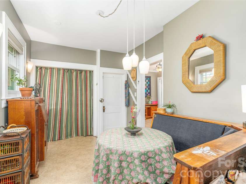 29 Hillside Street, Asheville, NC 28801.  MLS# CAR4416247, YatesRealty ID 48834. Efficient Space