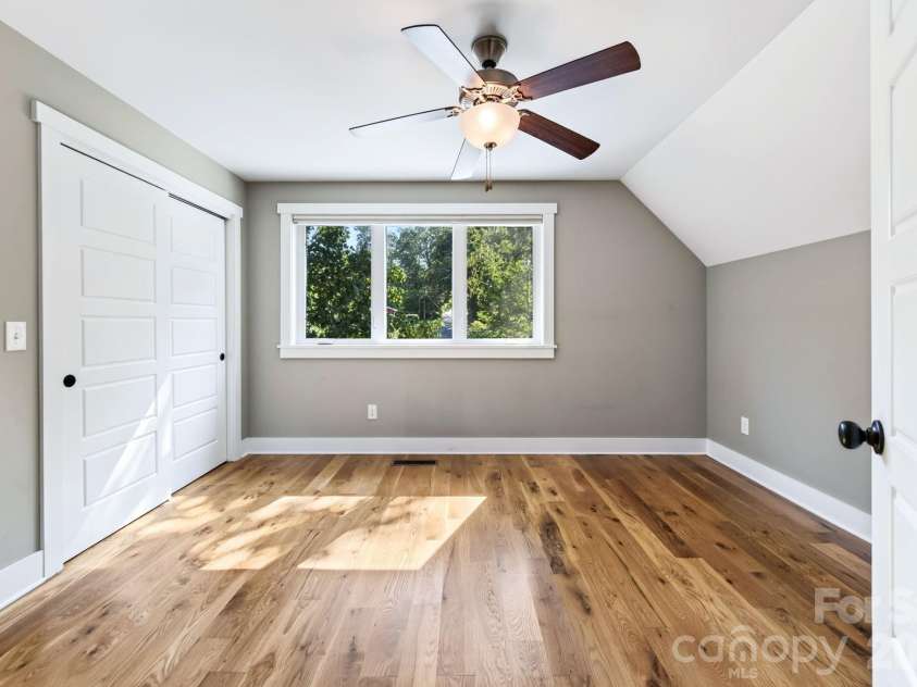32 Florida Avenue, Asheville, NC 28806.  MLS# CAR4421230, YatesRealty ID 48838. Second Bedroom Upstairs