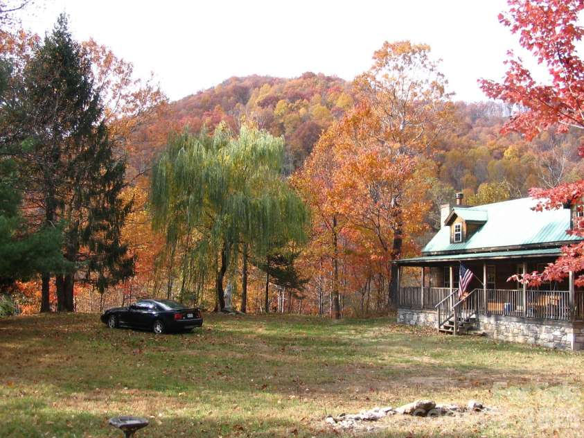10 Camp Elliott Road, Black Mountain, NC 28711.  MLS# CAR4421451, YatesRealty ID 48839. 