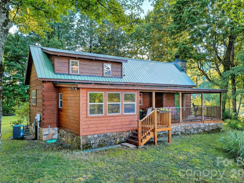 10 Camp Elliott Road, Black Mountain, NC 28711.  MLS# CAR4421451, YatesRealty ID 48839. 
