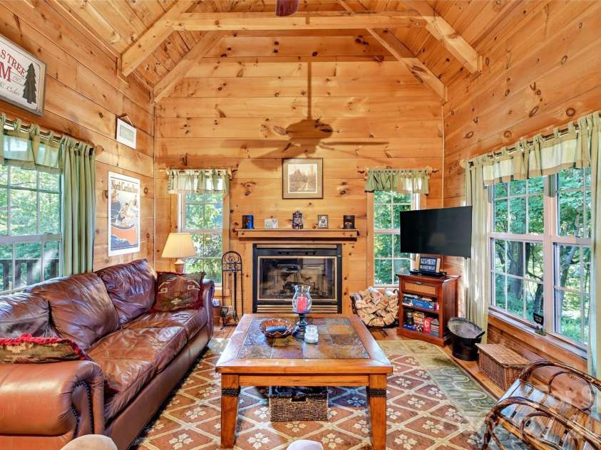 10 Camp Elliott Road, Black Mountain, NC 28711.  MLS# CAR4421451, YatesRealty ID 48839. 