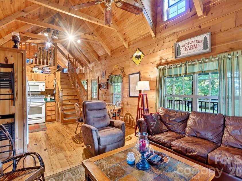 10 Camp Elliott Road, Black Mountain, NC 28711.  MLS# CAR4421451, YatesRealty ID 48839. 