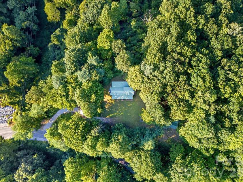 10 Camp Elliott Road, Black Mountain, NC 28711.  MLS# CAR4421451, YatesRealty ID 48839. 
